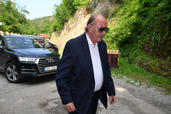 František Janeček rovněž dorazil na svatbu.