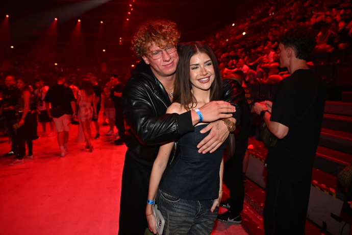 Vztah, však dlouho nevydržel.