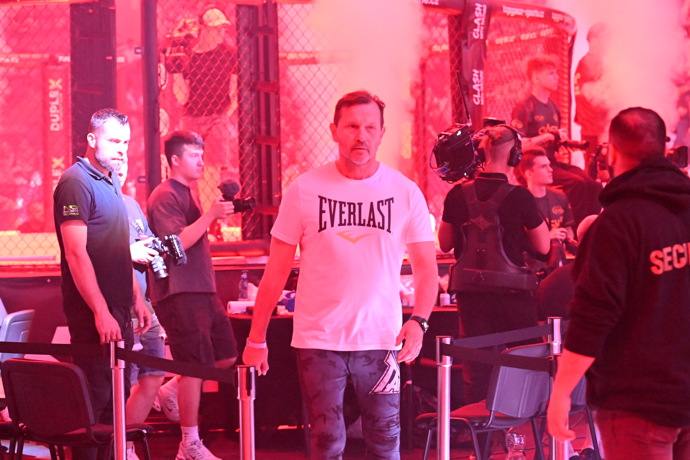 Jaromír Soukup vypadal na galavečeru Clash 12 duchem nepřítomný.