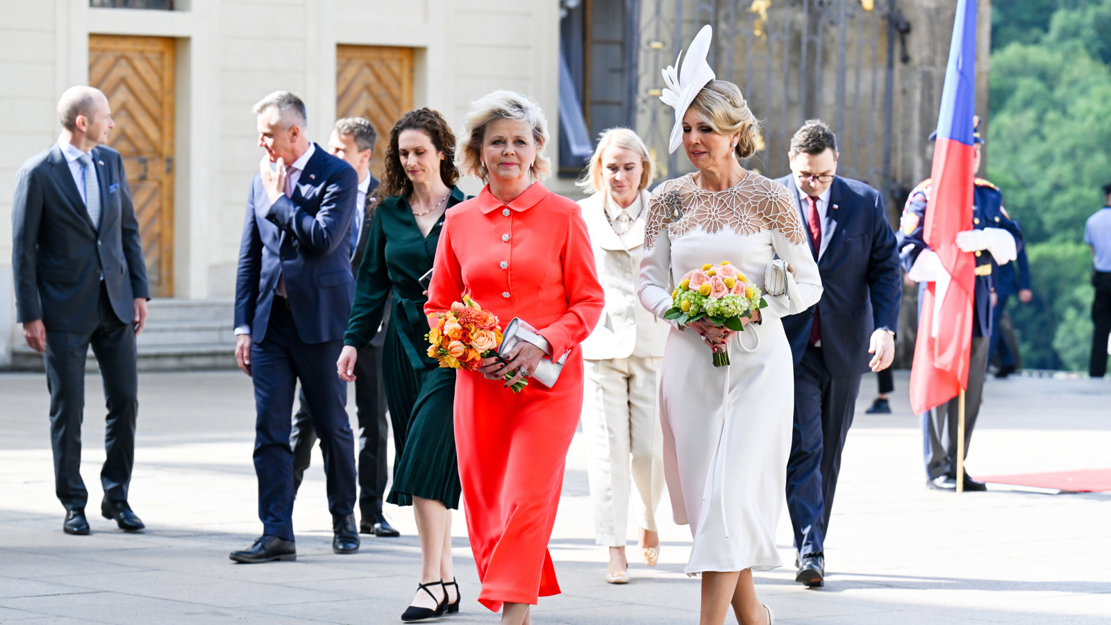 Eva Pavlov A Kr lovna M xima Kdo Vynesl Lep Outfit eva-pavlov-a-kr-lovna-m-xima-kdo-vynesl-lep-outfit
