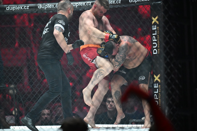 Jan Rybka vs. král Pablo na Clashi 12.