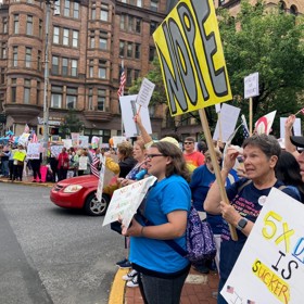 Demonstrace se očekávají na 2000 místech po celých USA