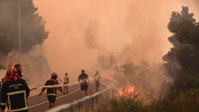 FOTO: Požár v Chorvatsku zasáhl i české turisty.