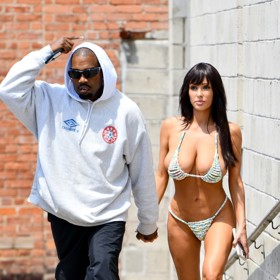 Bianca Censori se po boku Kanyeho ukazuje vždy téměř nahá.
