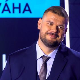 Po roce snažení se Tomáš dostal na 140 kilo.