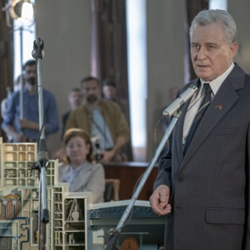 Herec Stellan Skarsgård v seriálu Černobyl.