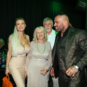 Lela s Karlosem a rodiči.