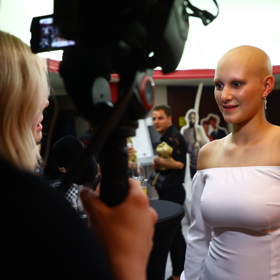 Klára Cheikhová trpí alopecií od batolecího věku, takže je na život bez vlasů zvyklá.