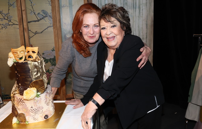 Největší oporou jí je dcera Simona Stašová. 