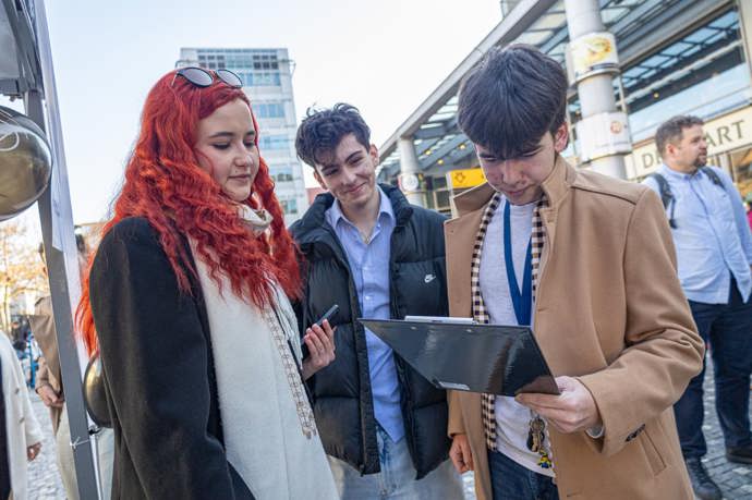 Katerina Demetrashvili je studentkou práv a členkou Mladého Pirátstva. 
