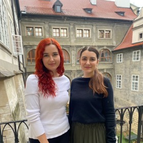 Katerina Demetrashvili absolvovala stáž u pirátské poslankyně Kláry Kocmanové. 