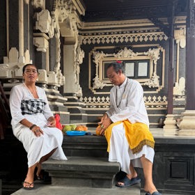 Na Bali Agáta navštívila také očistný rituál u místních mnichů. 