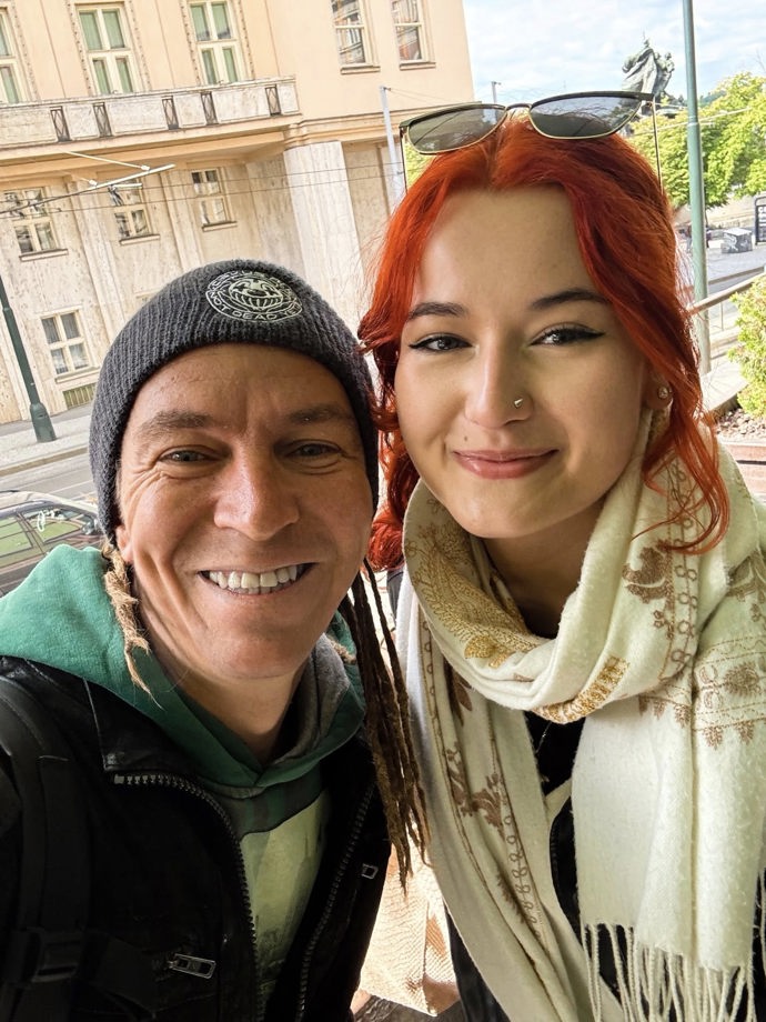 Katerina Demetrashvili s bývalým předsedou Pirátů Ivanem Bartošem.
