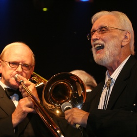 Talent Karla Černocha zdědila jeho dcera Tereza Černochová. Syn Marek se angažuje v politice.