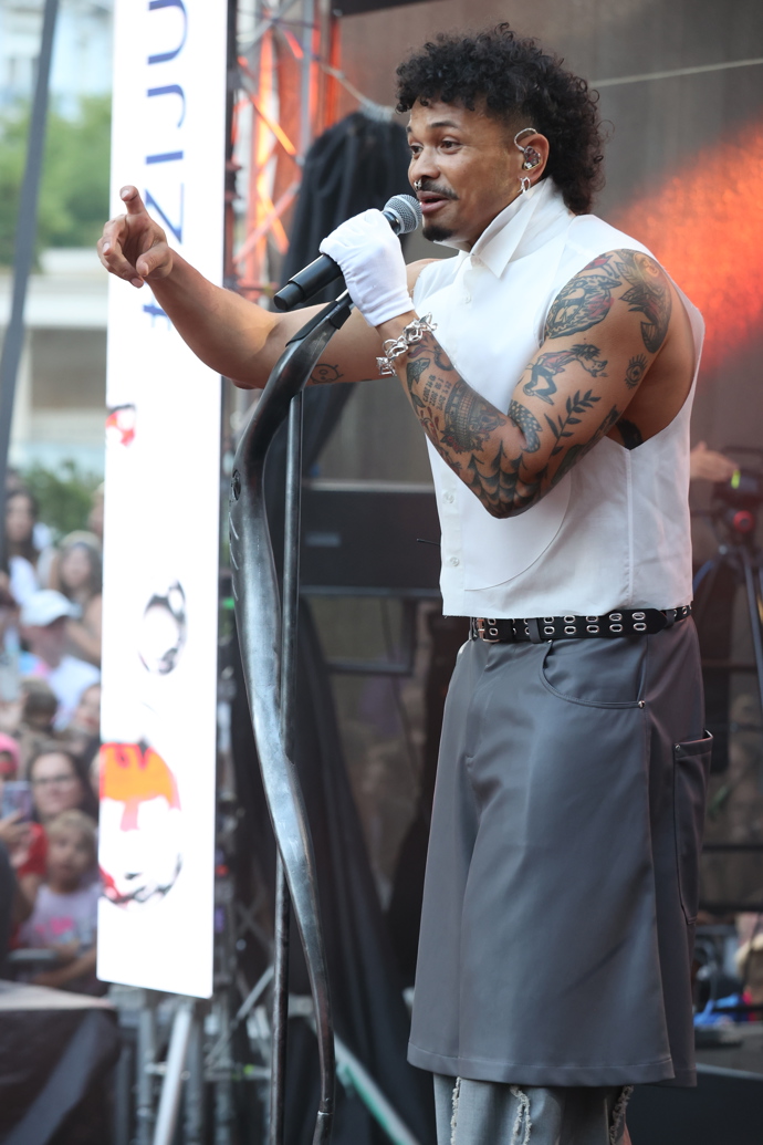 Ben Cristovao je úspěšný zpěvák.