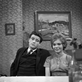 Jan Tříska a Klára Jerneková ve filmu Domácí víno.