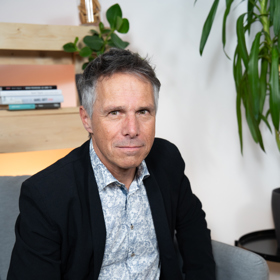 Jeden z našich nejúspěšnějších zpěváků je vystudovaným právníkem. 