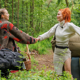 Mary se s Farmou loučí.