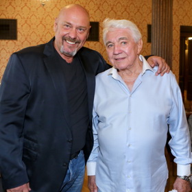 Pavel Pásek a Jiří Krampol na 80. narozeninách v roce 2025 zesnulého herce.