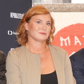 Herečka Lenka Krobotová také nosí kratší mikádo.