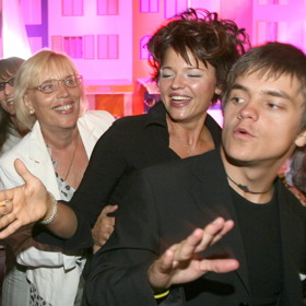 Ve Varech uměl pořádně zapařit také snowboarďák Jiří Mádl - společně s kolegyní Terezou Duchkovou. 