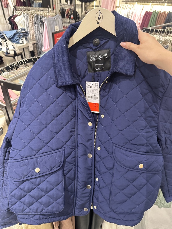 Také obchod Stradivarius měl ve slevách co nabídnout.