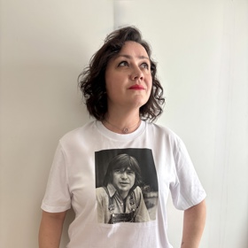 Za 450 Kč si tričko z Varů odvezla i šéfredaktorka Lifee.cz Markéta Behinová.