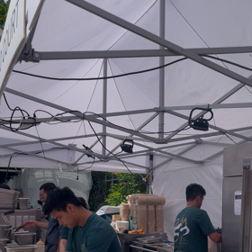 Čerstvě připravované asijské pokrmy najdete před Grandhotelem Pupp v Pupp-up zóně. 