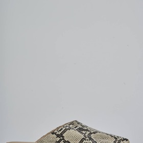 Letos jsou zvířecí vzory v kurzu, a tak nešlápnete vedle ani s tímto hadím modelem, který je od značka Barca a v přepočtu stojí 1951 Kč.