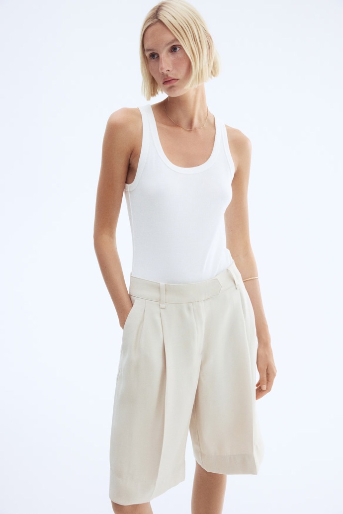 Elegantní bermudy, H&M, 739 Kč