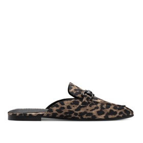 Mules s leopardím vzorem sežente třeba v Tamaris za 2099 Kč.