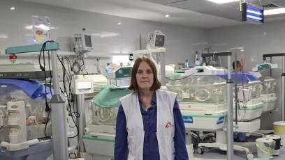 FOTO: Lékařka Joanne Perry pracuje v nemocnici Helou v metropoli Gaza.