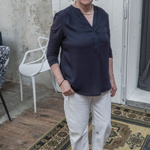 Jednu drobnost by ale stylistka upravila, a to délku halenky.