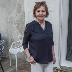 Jednu drobnost by ale stylistka upravila, a to délku halenky.