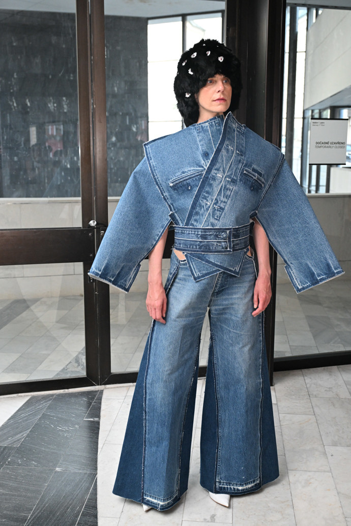Zákulisí módní přehlídky vítězů soutěže Mattoni Young Fashion Stars.