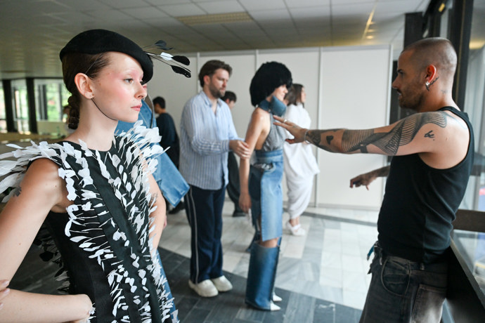 Zákulisí módní přehlídky vítězů soutěže Mattoni Young Fashion Stars.