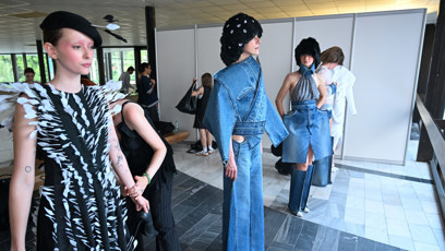 FOTO: Zákulisí módní přehlídky vítězů soutěže Mattoni Young Fashion Stars.