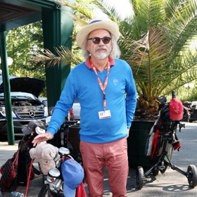 Velkou vášní Ondřeje Hejmy je golf. Měl ho dokonce na své vlastní zahradě. 