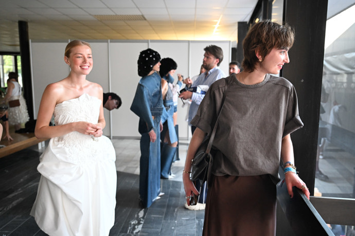 Zákulisí módní přehlídky vítězů soutěže Mattoni Young Fashion Stars.