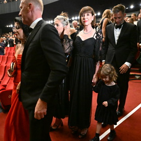 Andulčina maminka Kateřina se na rozdíl od bratra Janka drží stranou