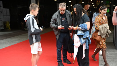 FOTO: Milan Šteindler po boku své nové přítelkyně.