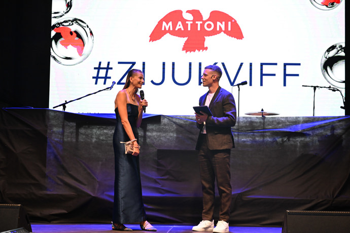 Na módní přehlídce vítězů soutěže Mattoni Young Fashion Stars nechyběla ani Hana Soukupová.