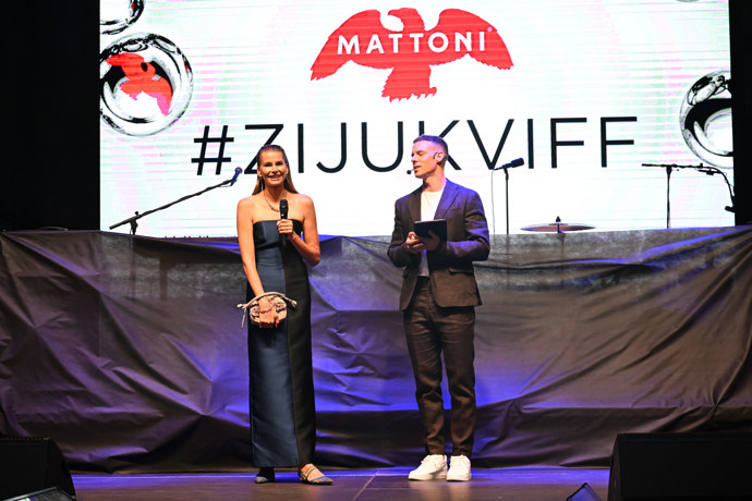 Hana Soukupová na módní přehlídce vítězů soutěže Mattoni Young Fashion Stars.