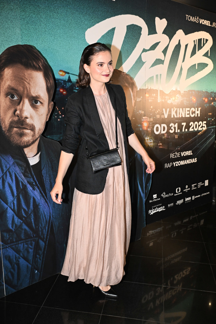 Eva Podzimková si zahrála ve filmu Po večerce.