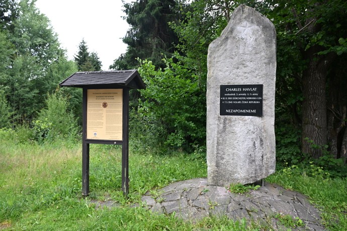 Památník ve Stögrově Huti u Volar.