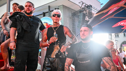 FOTO: Yzomandias podporoval svou přítelkyni z publika.