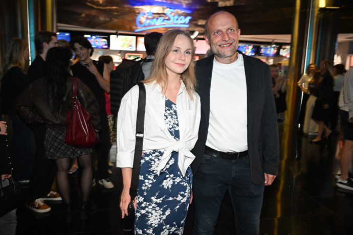 Slečna vynesla neformální look.