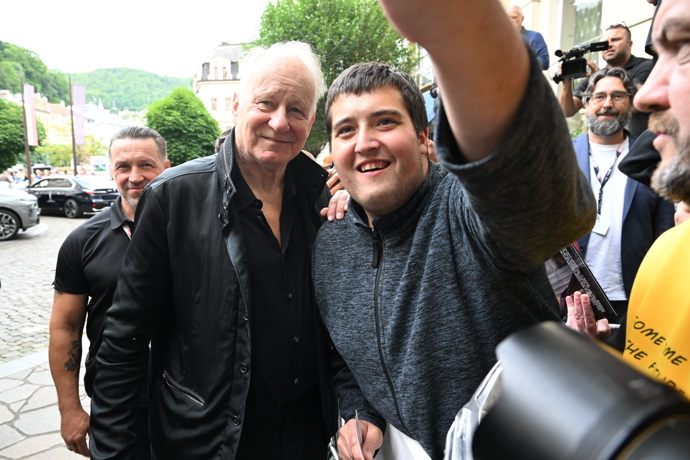 Stellan Skarsgård neodmítl ani selfie.
