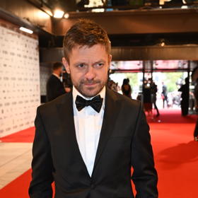 Jiří Mádl chodil s Adamem Vojtěchem na gymnázium.