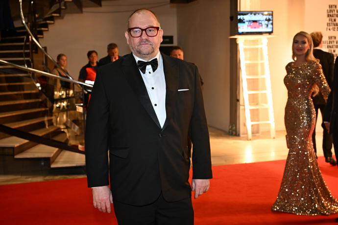 Marek Taclík na červeném koberci.